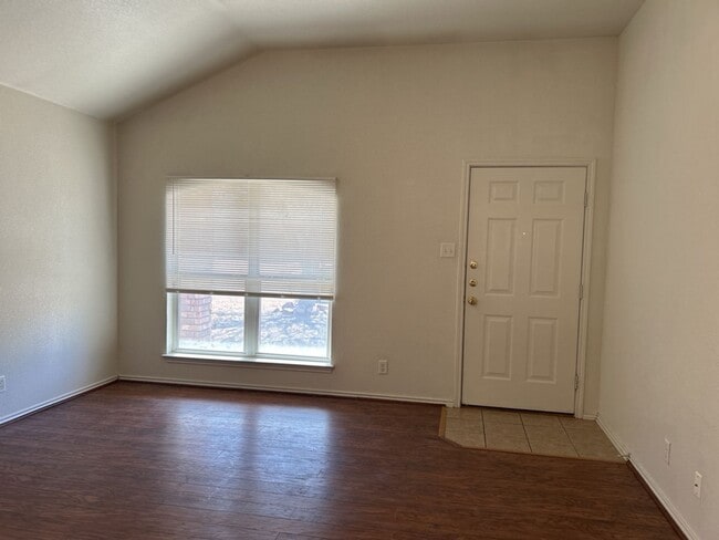 Photo - 313 Jeff Gordon Dr Unidad 313 Jeff Gordon A