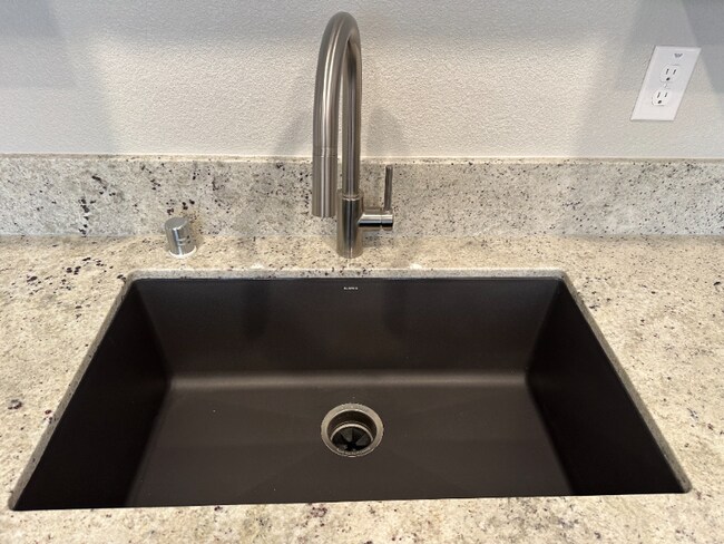 Photo - 3040 Vaughn Wy Unit 2