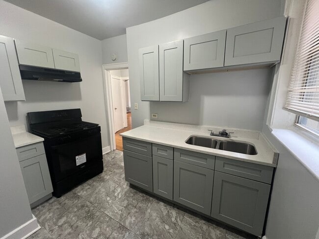 Photo - 6802 S Clyde Ave