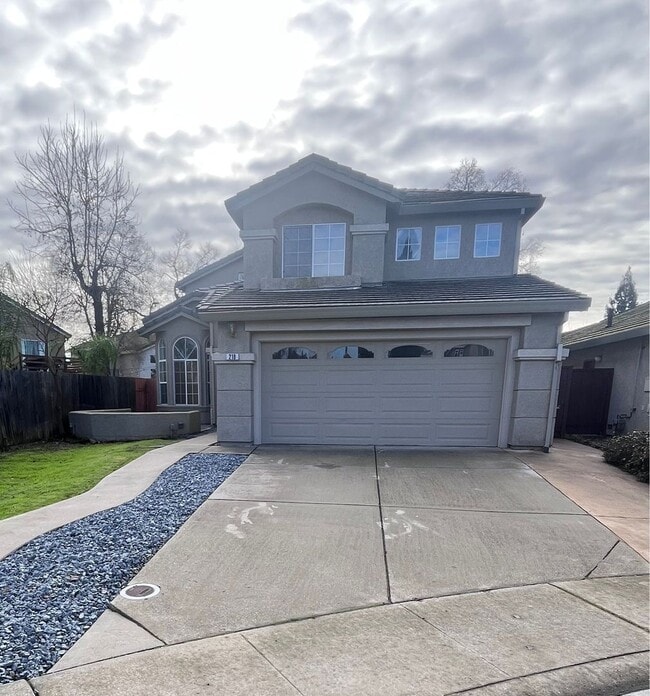 Building Photo - BEAUTIFUL UPDATED HOME IN WEST ROSEVILLE!!