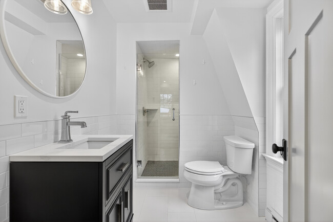 "Wiltshire" - 2 BR & 2 1/2 BA @ 3 Park St