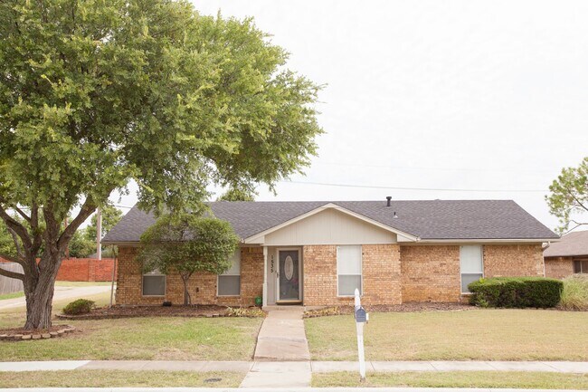 Building Photo - Freshly renovated 3 bedroom in Lewisville Rental