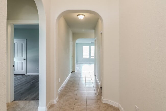 Photo - 1001 Doe Meadow Dr