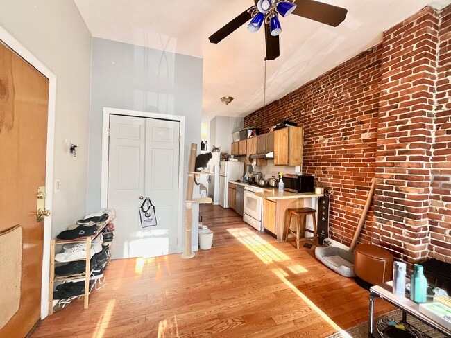 Photo - 71 Windsor St Unit 1A