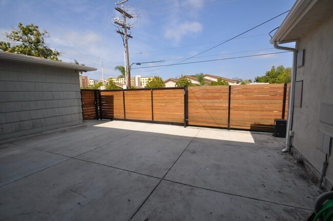 Photo - HUGE House!! CLOSEST to Campus!