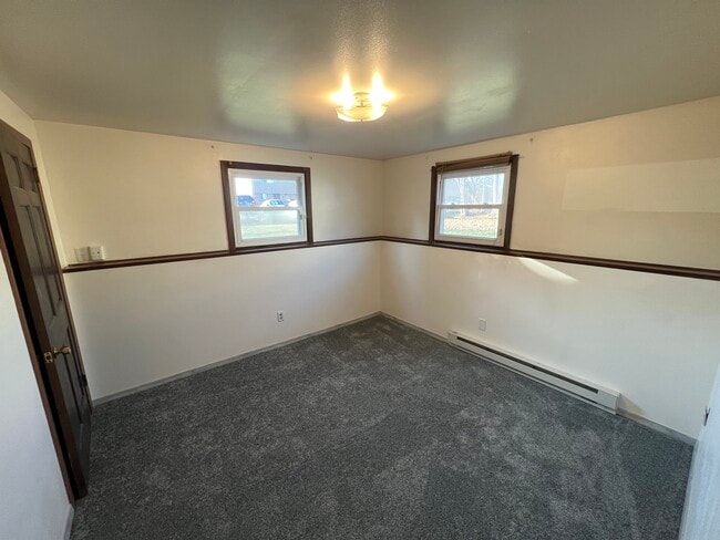 Photo - 703/705 W Gruenwald Ave
