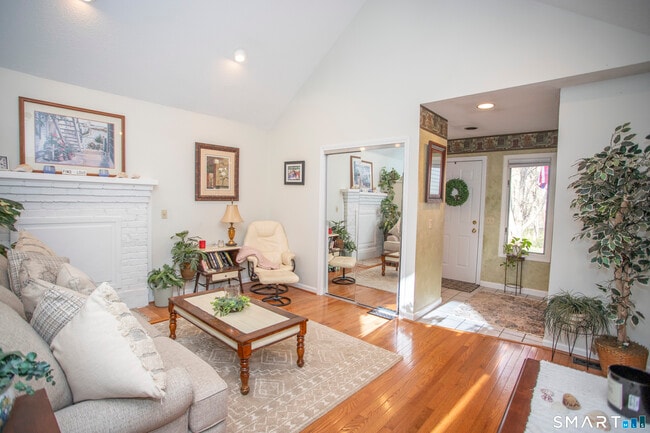 Photo - 115 Ayers Point Rd