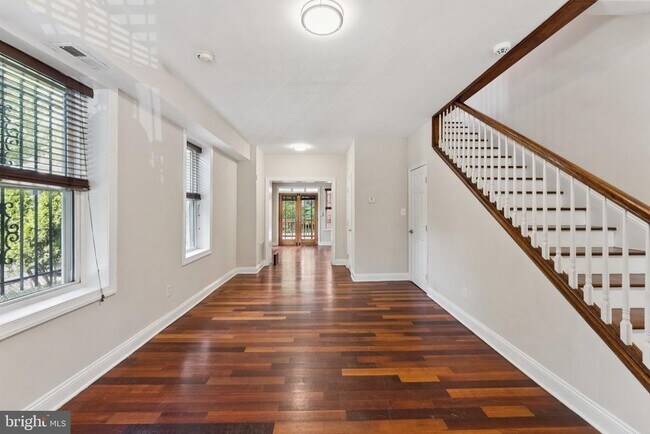 Photo - 2911 Sherman Ave NW
