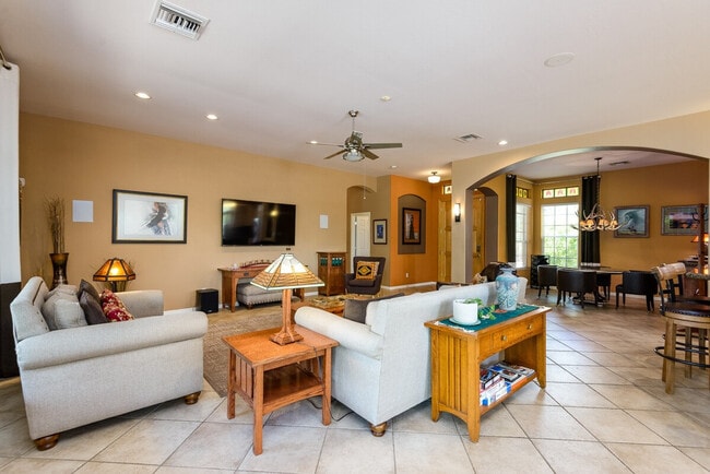 Photo - 6114 E Egret St Unidad SI ID1255478P