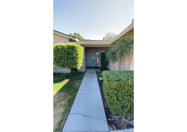 Photo - 2142 Silverock Rd