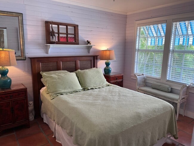 Photo - 525 N Lakeside Dr