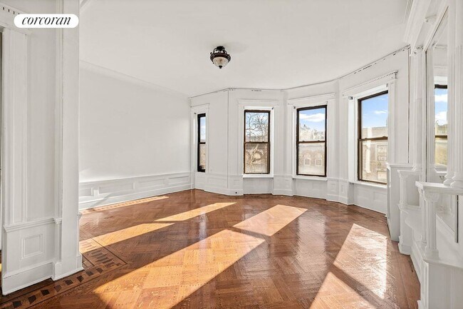 Photo - 1291 Dean St