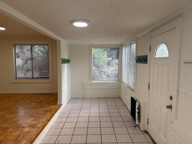 Photo - 424 Wildwood Way