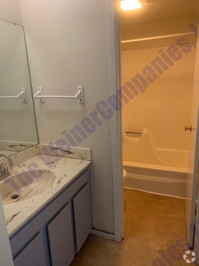 Building Photo - Now leasing for August 2025! Rental