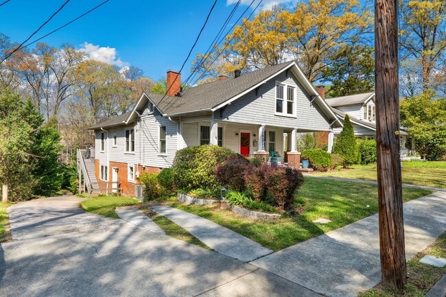 Photo - Beautiful apartment less than 1 mile from Brightleaf Square! Utilities Included!