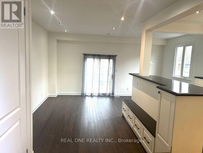 Photo - 58 Rakewood Crescent