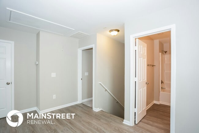 Photo - 4941 Hawfield St