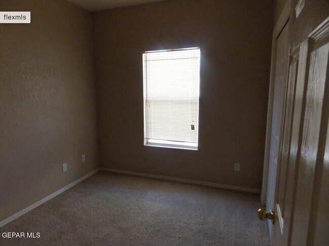 Photo - 4212 Titanic Ave