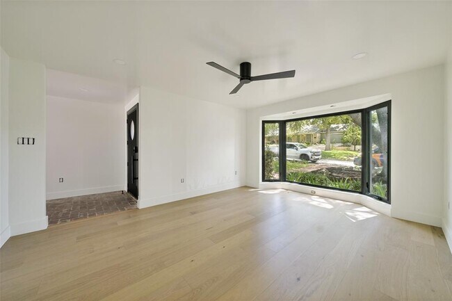Photo - 2504 Briargrove Dr