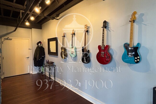 Photo - 215 Ice Ave