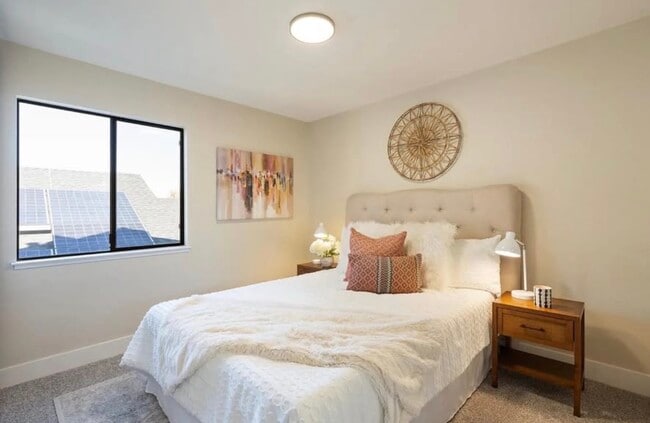 Photo - 211 River Run Cir