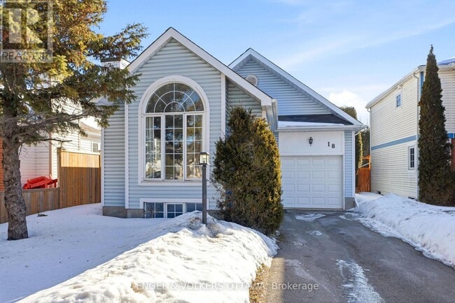 Photo - 18 Steeple Chase Dr