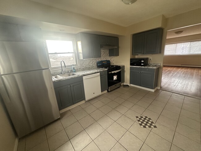 Photo - 726 Golden Ave