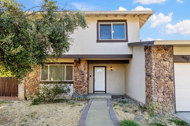 Photo - 490 N 5th St