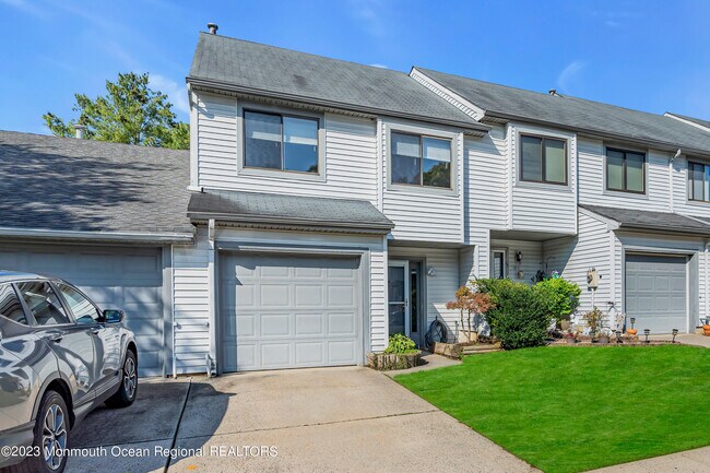 Photo - 84 Lexington Cir