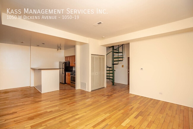 Photo - 1050 W Dickens Ave Unit 1050-19