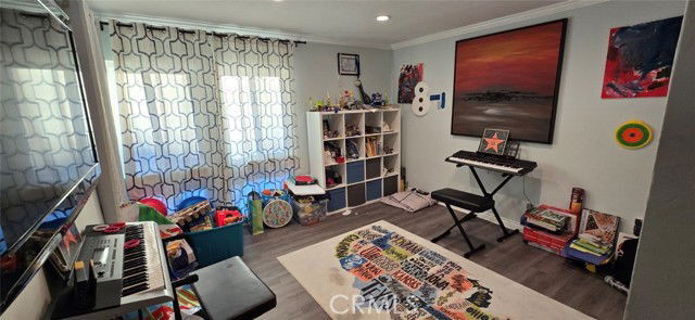 Photo - 10126 Vanalden Ave