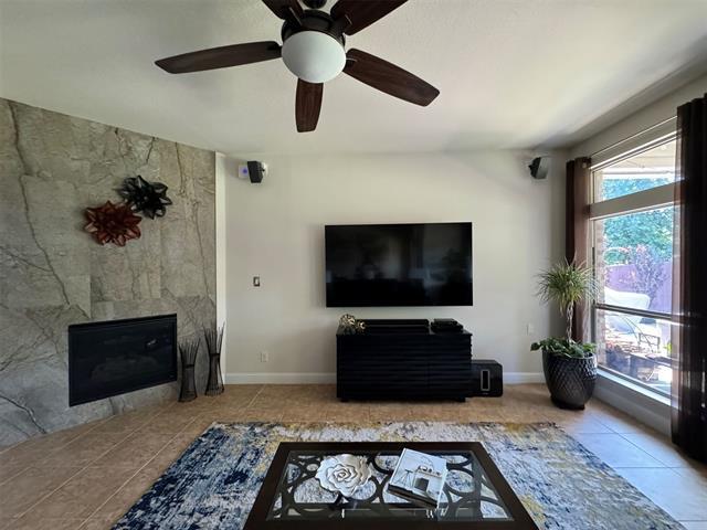 Photo - 303 Dorset Ct