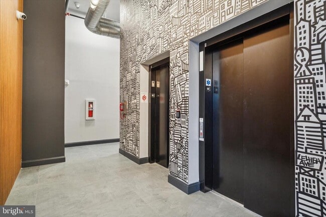 Building Photo - 2157 E Lehigh Ave Unit 601