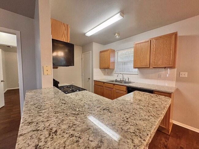 Photo - Available Now! Charming and Contemporary 3...