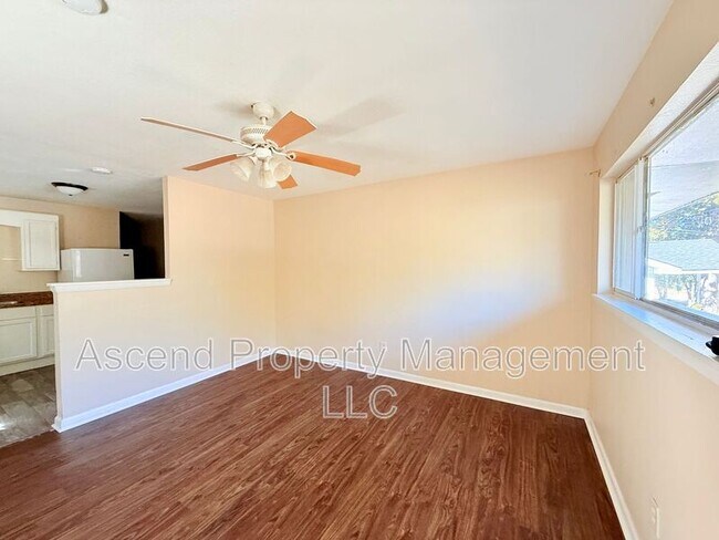 Photo - 2108 Cooley St Unit B