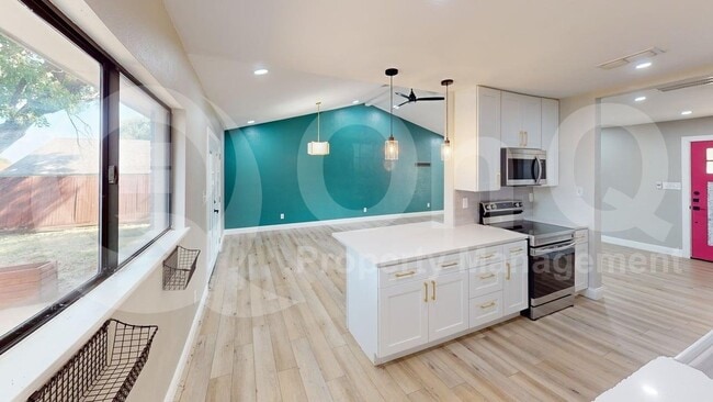 Photo - 1313 Milford Dr
