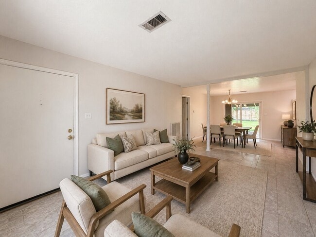 Photo - 506 Avondale Ln