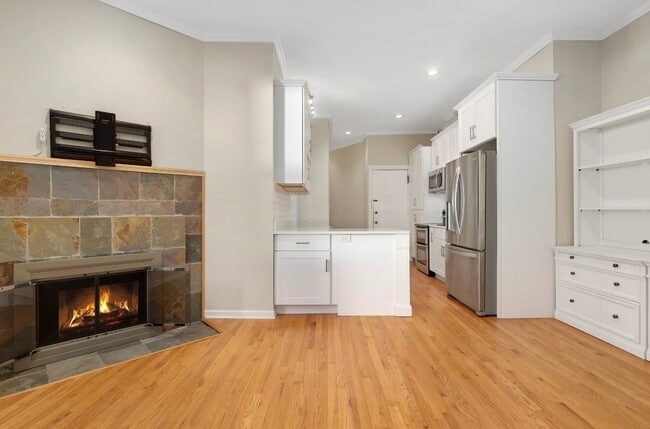 Photo - 20 E Goethe St Unit 403