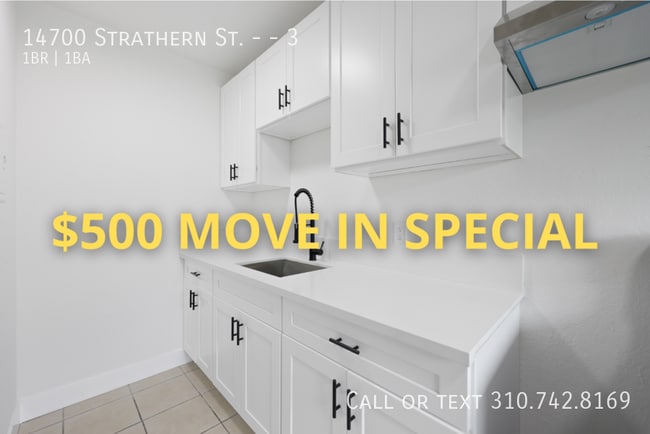 Building Photo - 14700 Strathern St Unit 3 Rental