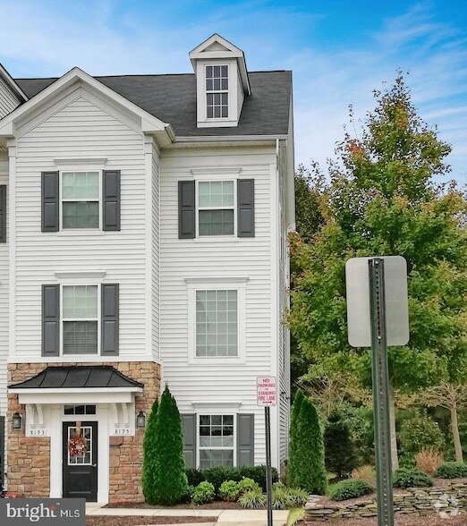 Building Photo - 8195 Falls Grove Dr Rental