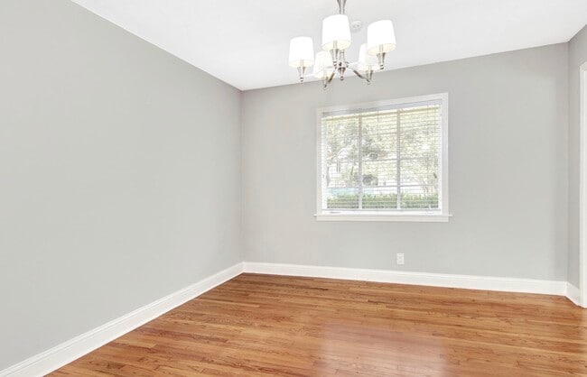 Photo - 2327 Dorrington St