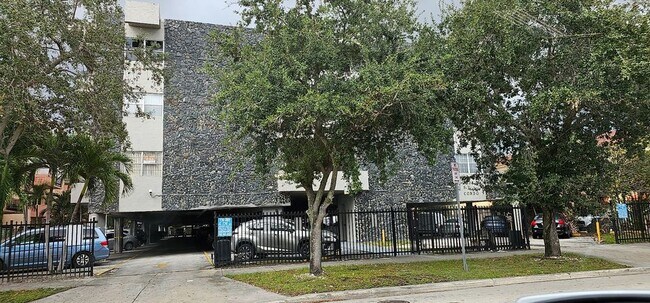 Photo - 1035 W 77th St Unit 213