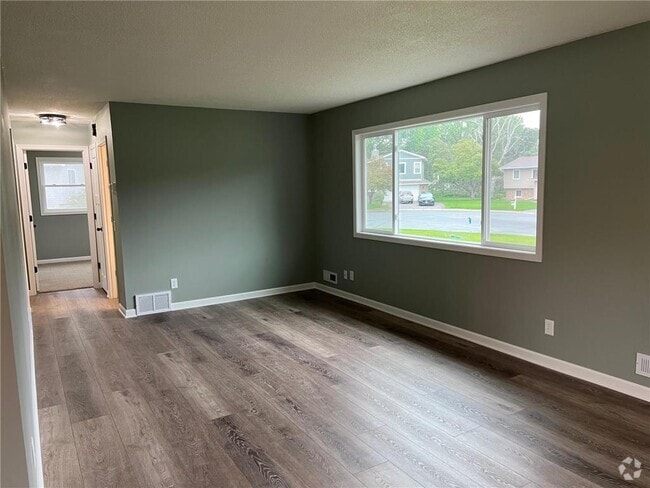 Building Photo - 1401 76th Ave NE Rental