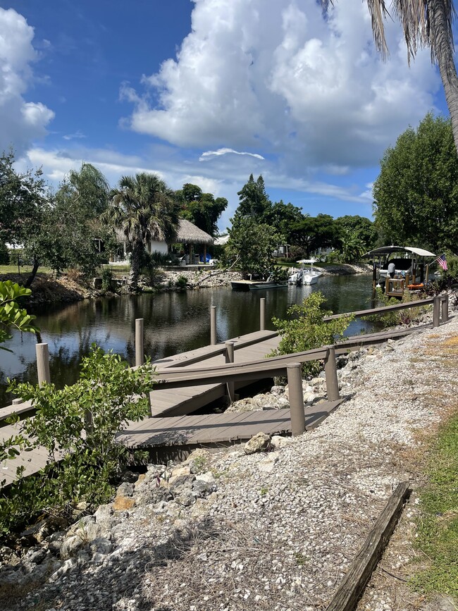 2584 Longboat Dr