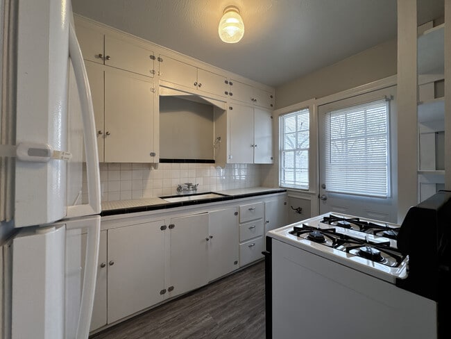 Photo - 1914 S Donnybrook Ave