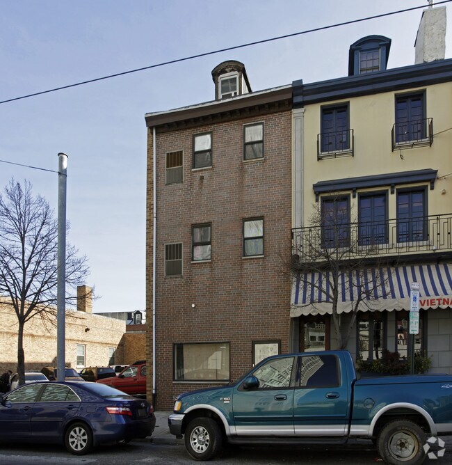 Photo - 225 N 11th St