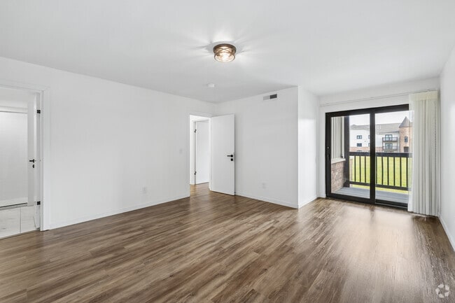 3BR, 2BA - 1,329SF - Primary Bedroom