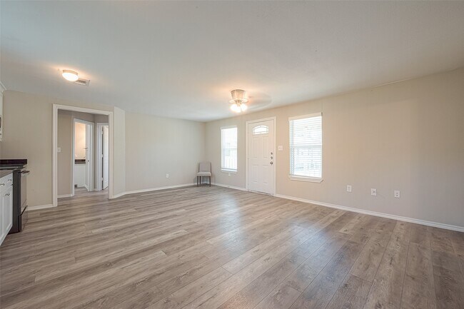 Photo - 1547 Garden Rd