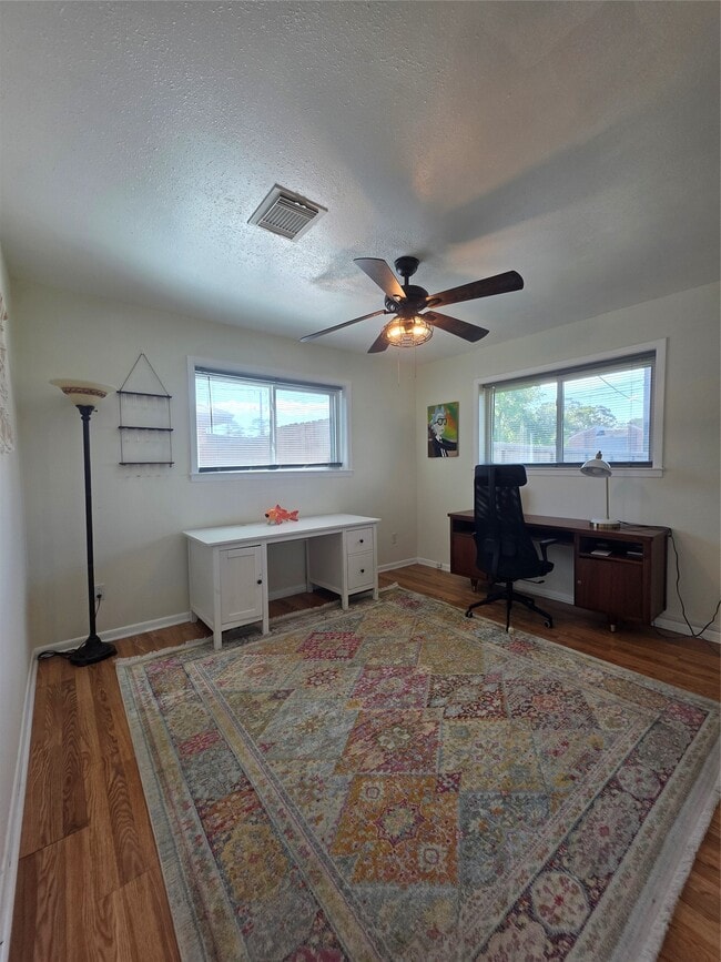 Building Photo - 1703 Cypress Dr