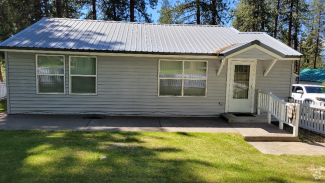 Building Photo - 138722 Rhododendron St Rental